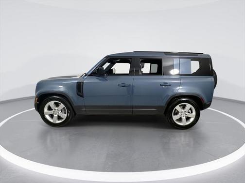 2025 Land Rover Defender 110 P300