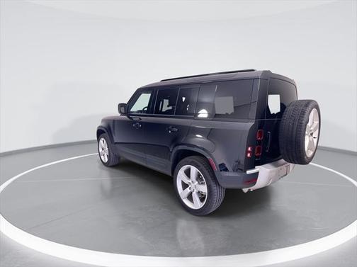 2025 Land Rover Defender 110 P400 S