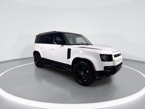 2025 Land Rover Defender 110 P400 X-Dynamic SE