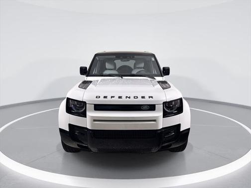 2025 Land Rover Defender 110 P400 X-Dynamic SE