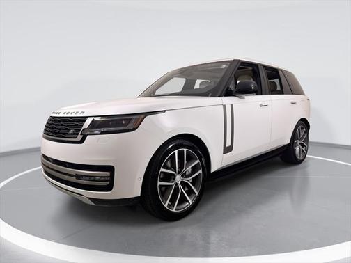 2025 Land Rover Range Rover P550e SE