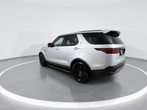 2024 Land Rover Discovery P300 S