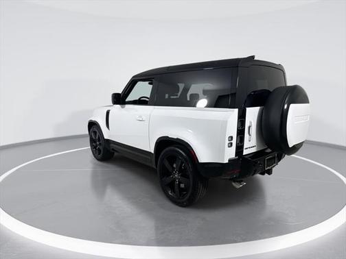 2025 Land Rover Defender V8