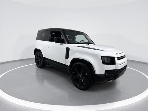 2025 Land Rover Defender V8