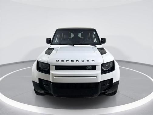 2025 Land Rover Defender V8