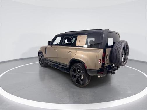 2025 Land Rover Defender 110 P400 X-Dynamic SE