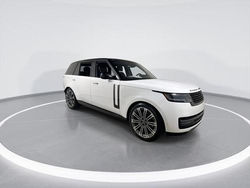 2025 Land Rover Range Rover P400 SE 7 Seat