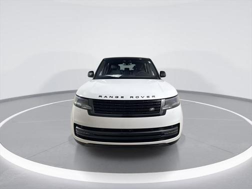 2025 Land Rover Range Rover P400 SE 7 Seat