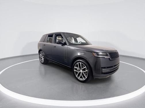 2025 Land Rover Range Rover P550e SE