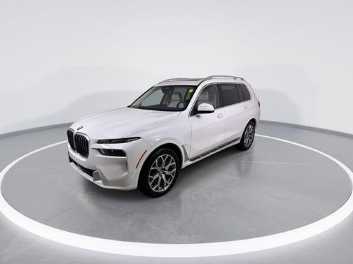Alpine White 2026 BMW X7 xDrive40i