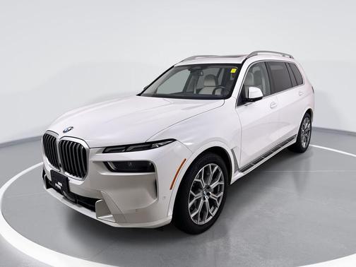 Alpine White 2026 BMW X7 xDrive40i