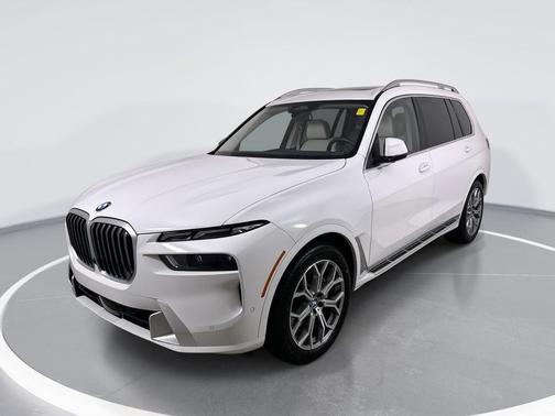 Alpine White 2026 BMW X7 xDrive40i