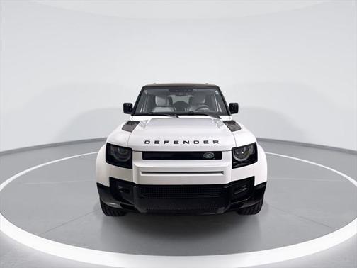 2025 Land Rover Defender 130 P400 X-Dynamic SE