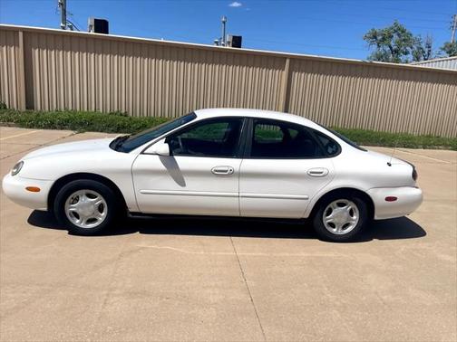 1996 Ford Taurus GL