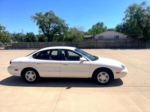 1996 Ford Taurus GL