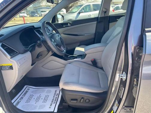 2017 Hyundai TUCSON SE