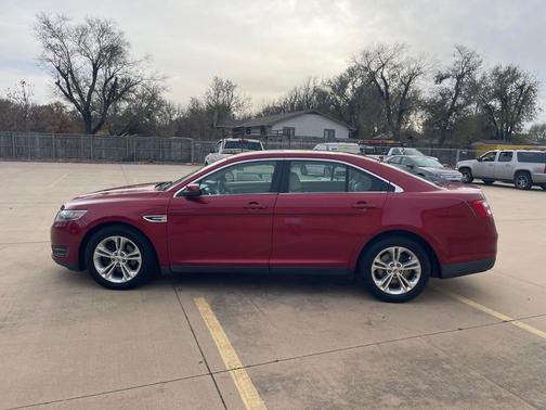 2015 Ford Taurus SEL