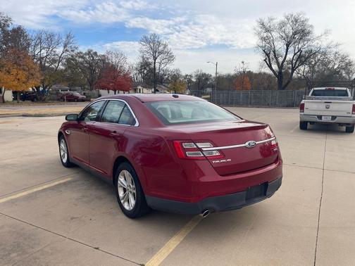 2015 Ford Taurus SEL