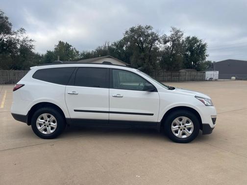 2017 Chevrolet Traverse LS