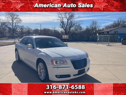 2011 Chrysler 300C Base