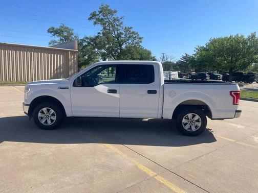 Oxford White 2017 Ford F-150 XLT