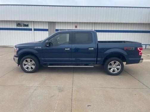 Blue 2019 Ford F-150 XLT