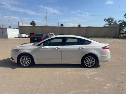 White Platinum Tri-Coat Metallic 2013 Ford Fusion SE