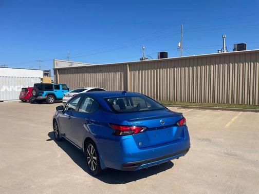 Electric Blue Metallic 2022 Nissan Versa 1.6 SV