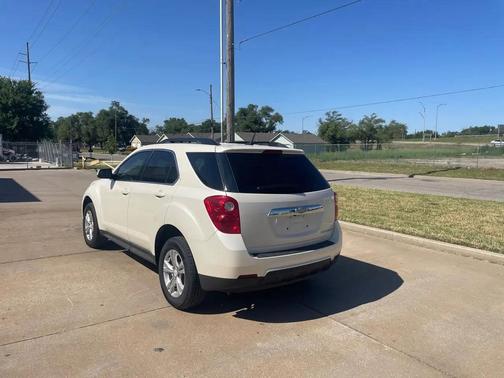 White 2013 Chevrolet Equinox 2LT