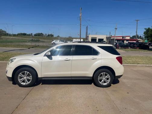 White 2013 Chevrolet Equinox 2LT