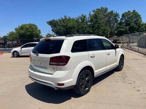 Vice White 2018 Dodge Journey Crossroad
