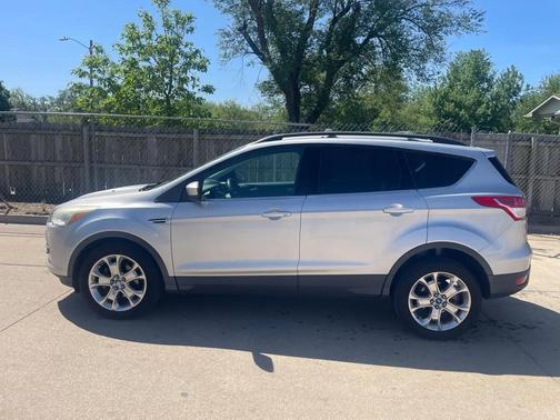 Ingot Silver Metallic 2013 Ford Escape SE