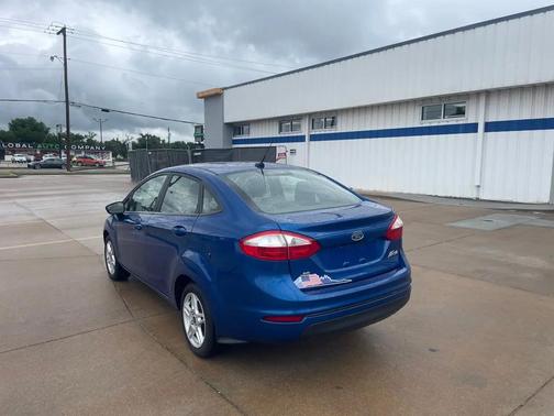 Lightning Blue Metallic 2019 Ford Fiesta SE