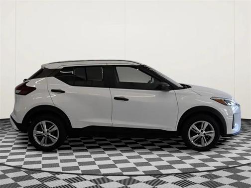 2022 Nissan Kicks S