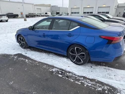 2025 Nissan Altima SR FWD