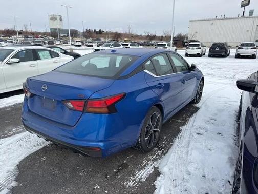 2025 Nissan Altima SR FWD