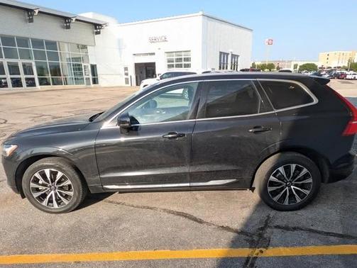 2023 Volvo XC60 B5 Plus Bright Theme