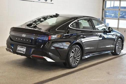 2025 Hyundai SONATA Hybrid SE