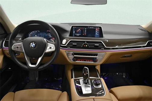 2022 BMW 750 i xDrive