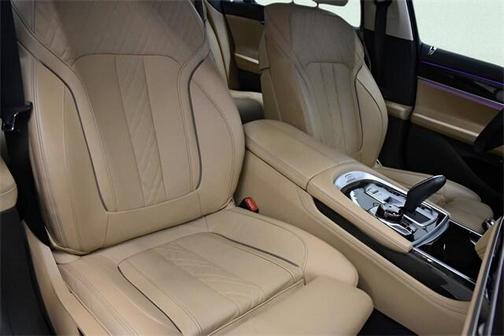 2022 BMW 750 i xDrive