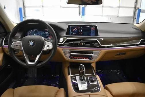 2022 BMW 750 i xDrive