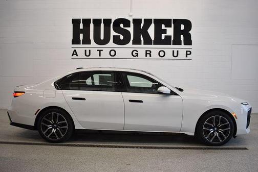 Alpine White 2026 BMW i7 xDrive60