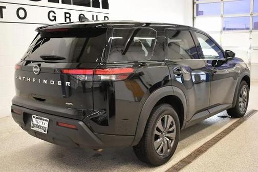 2024 Nissan Pathfinder S 4WD