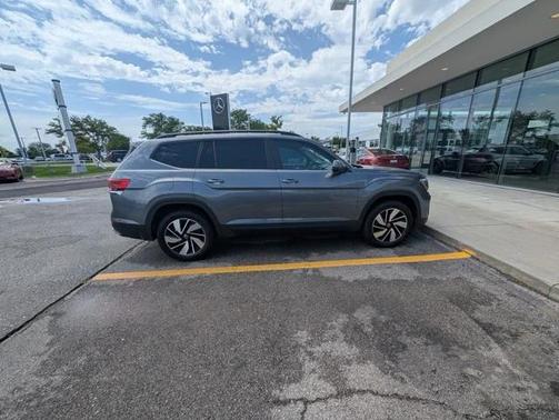2024 Volkswagen Atlas 2.0T SE w/Technology 4MOTION