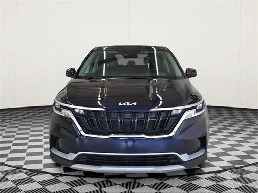 2023 Kia Carnival LX