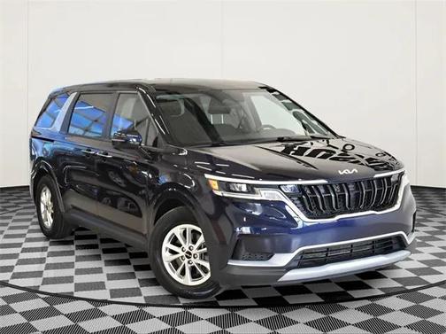 2023 Kia Carnival LX