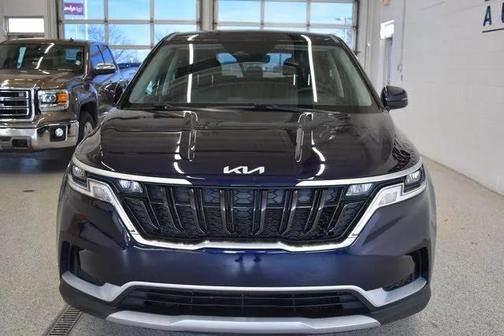 2023 Kia Carnival LX