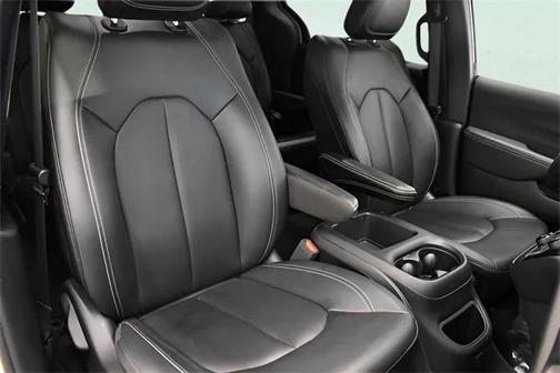 2025 Chrysler Pacifica L
