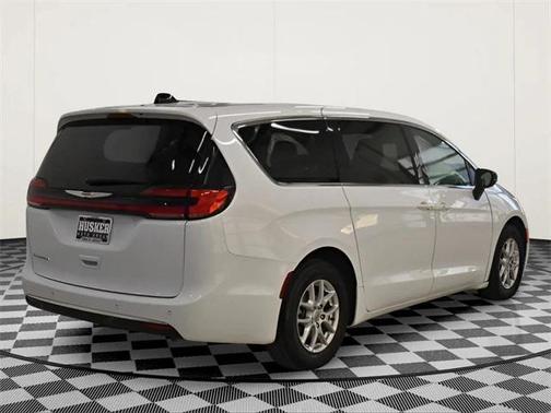 2025 Chrysler Pacifica L