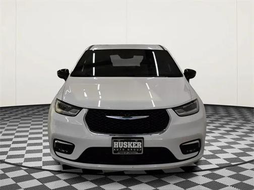 2025 Chrysler Pacifica L